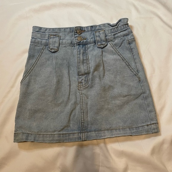 Forever 21 Dresses & Skirts - Forever 21 size small light wash mini Jean skirt